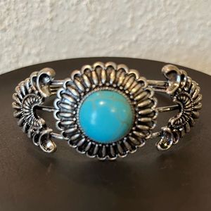 A Beautiful Antique Silver Tone Faux Turquoise Stone Cuff Bracelet